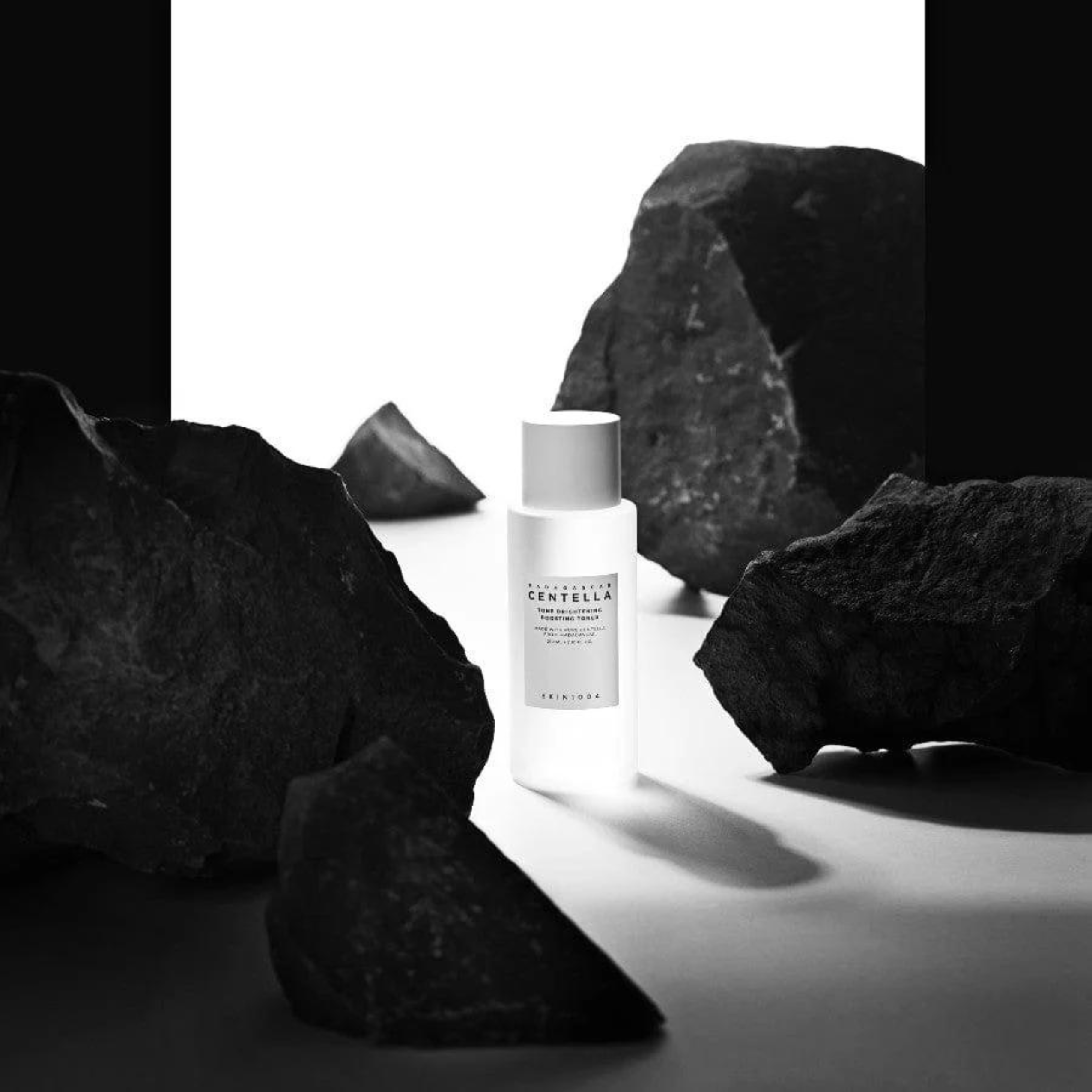 SKIN1004 - Madagascar Centella Brightening Boosting Toner (210 ml)